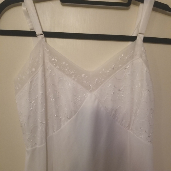 Gaymode 36 tall white vintage slip - Picture 2 of 4